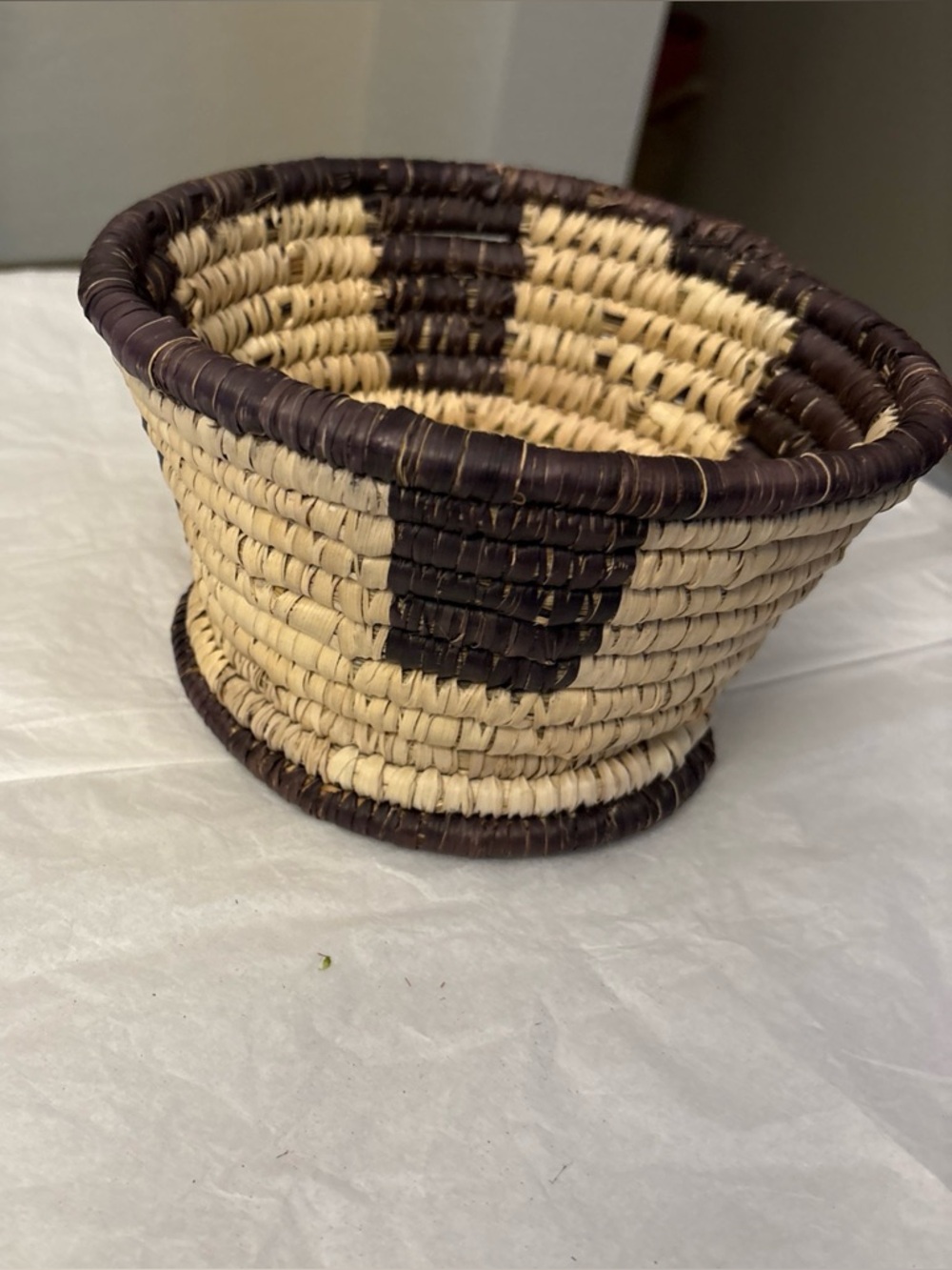 Handcrafted Round Wicker Coiled Beige Brown  6.25” Bowl Basket